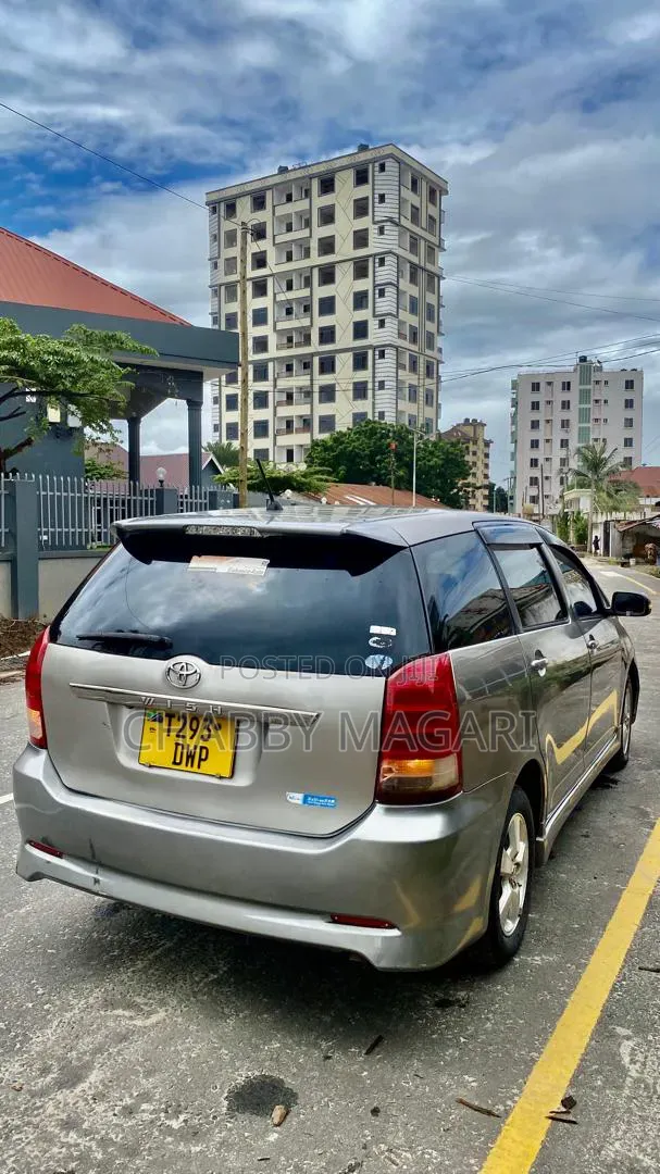 Toyota Wish 2005 Gray