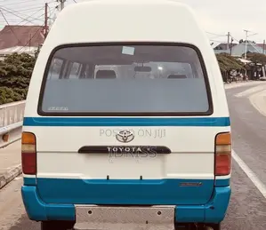 Toyota HiAce 2006 White