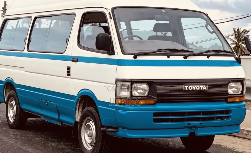 Toyota HiAce 2006 White