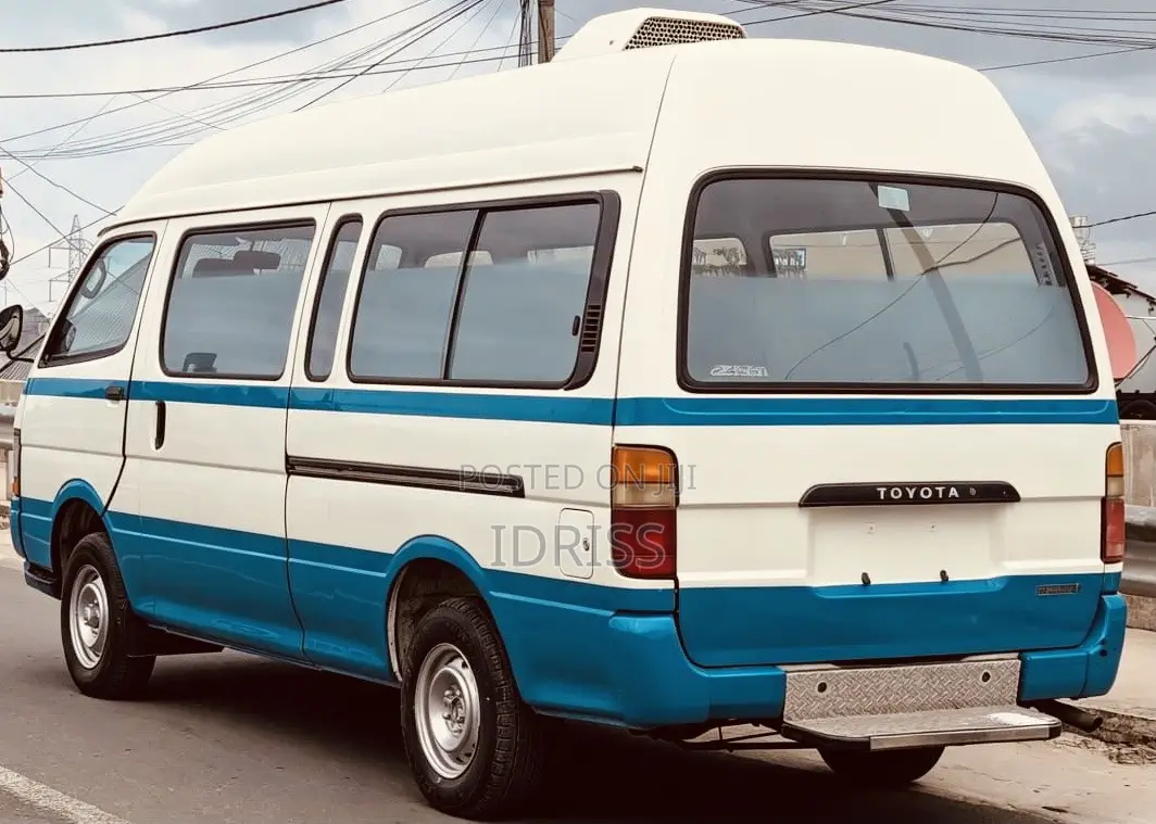 Toyota HiAce 2006 White
