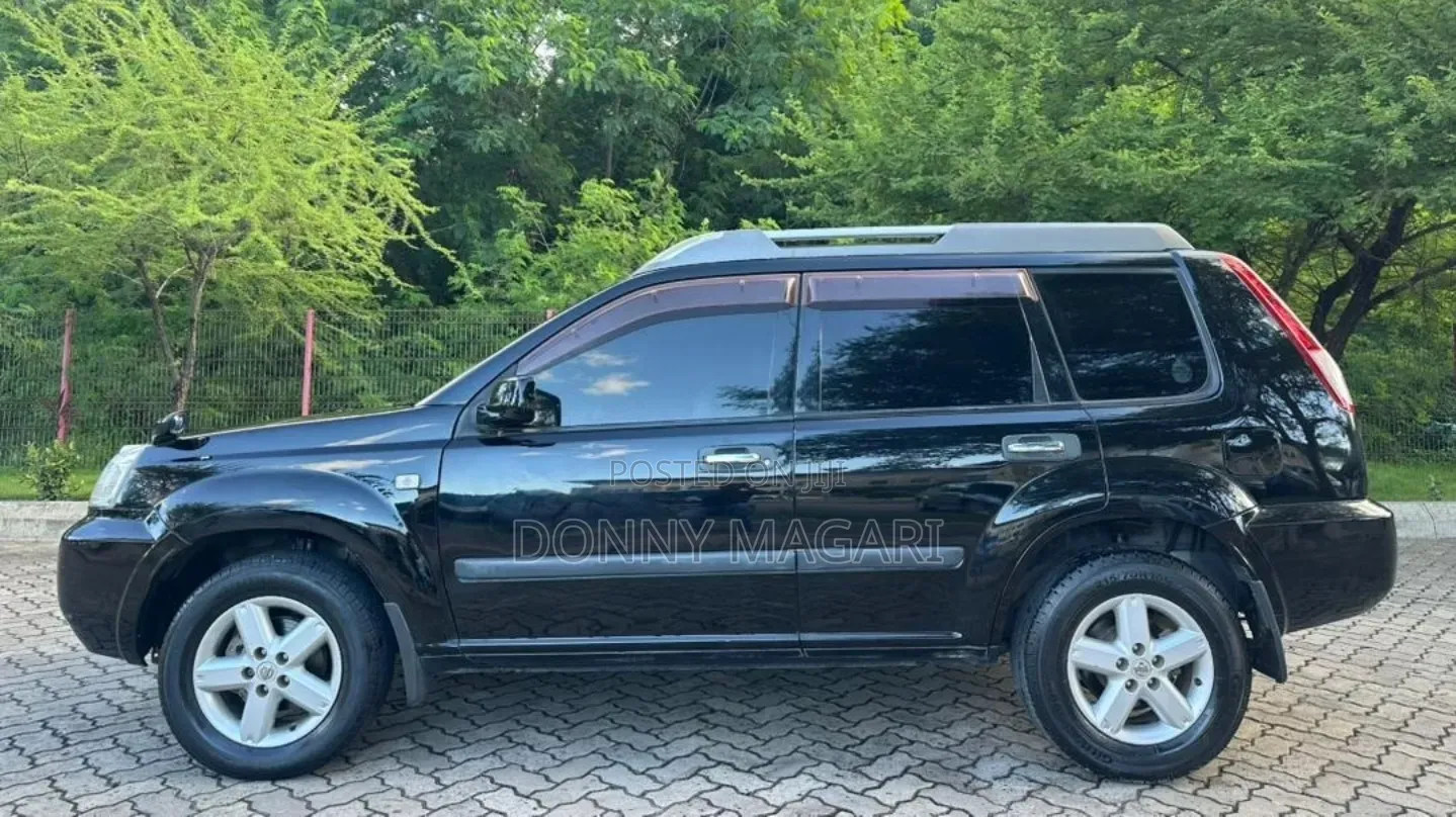 Nissan X-Trail 2004 Black
