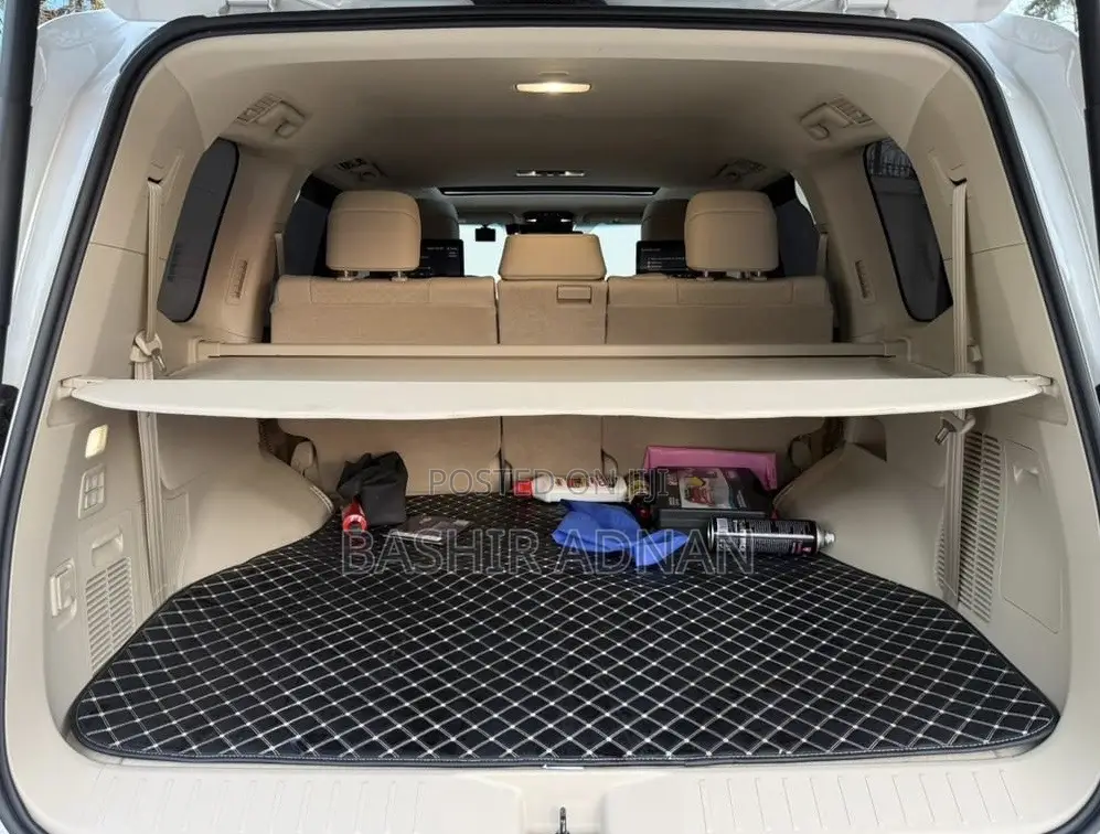 Toyota Land Cruiser LC300 2024 White
