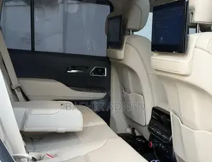 Toyota Land Cruiser LC300 2024 White