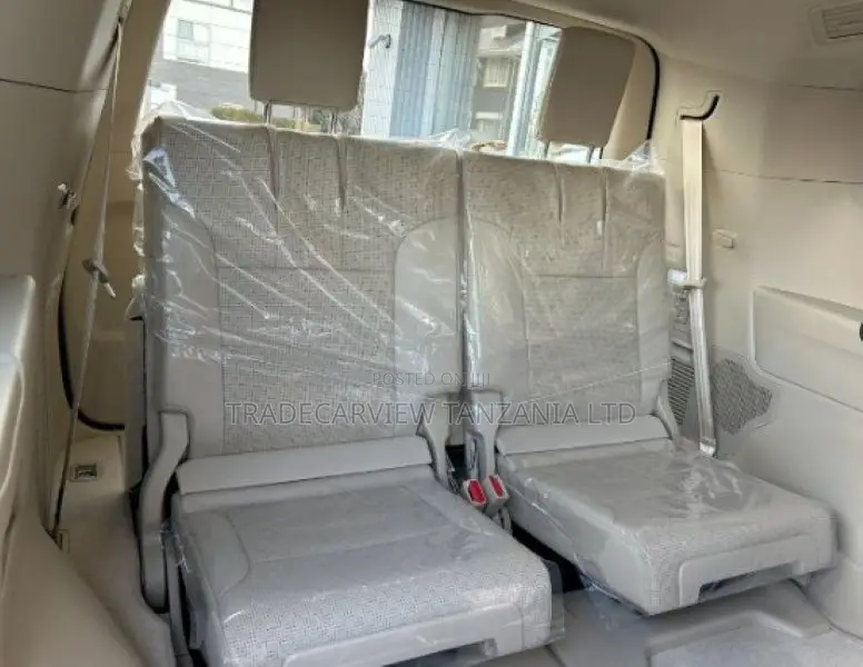 New Toyota Land Cruiser LC300 2024 Gray