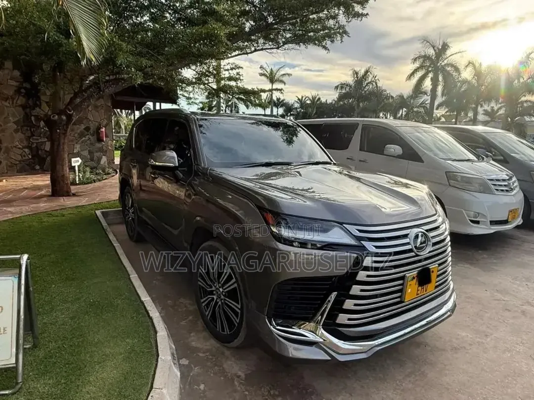 Lexus LX 600 2024 Gray