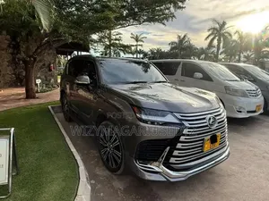 Lexus LX 600 2024 Gray