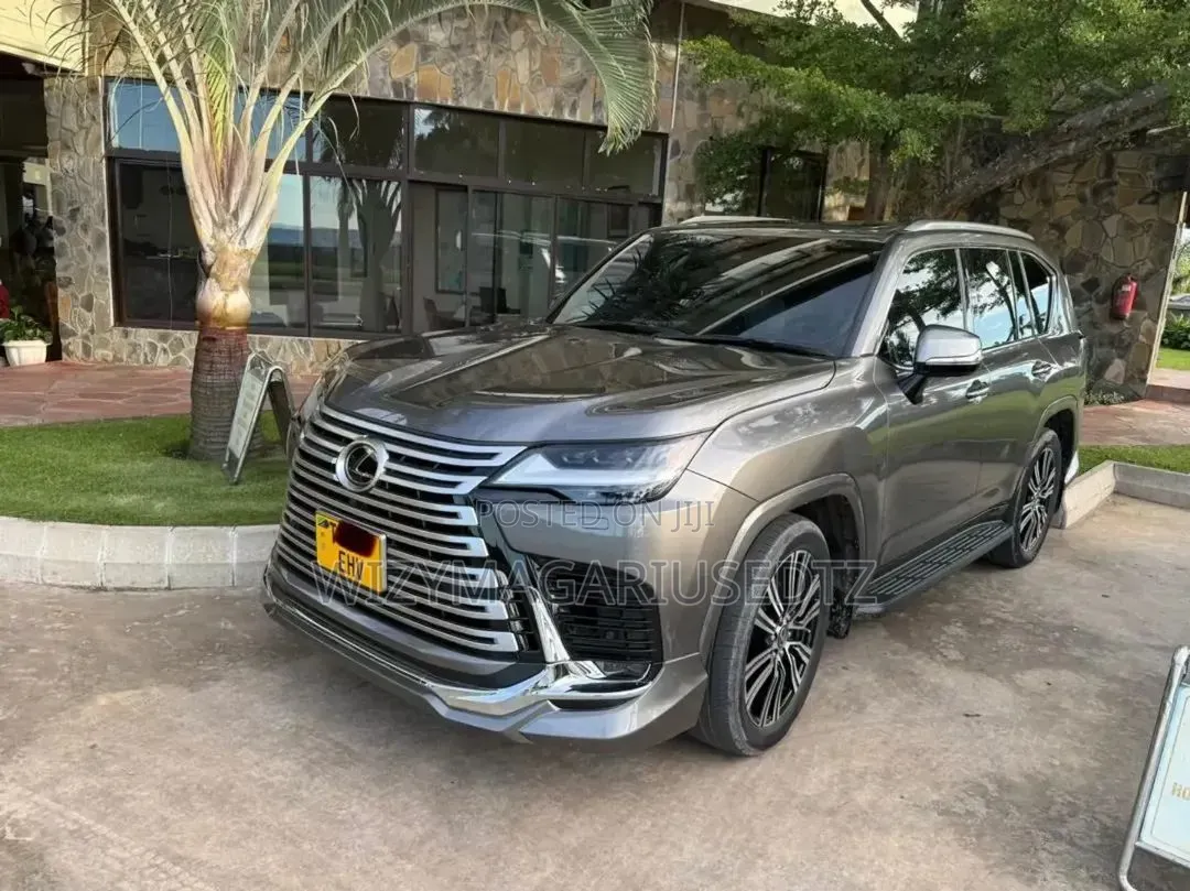 Lexus LX 600 2024 Gray