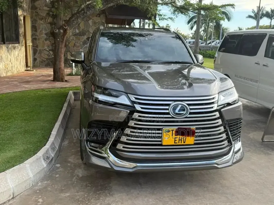 Lexus LX 600 2024 Gray