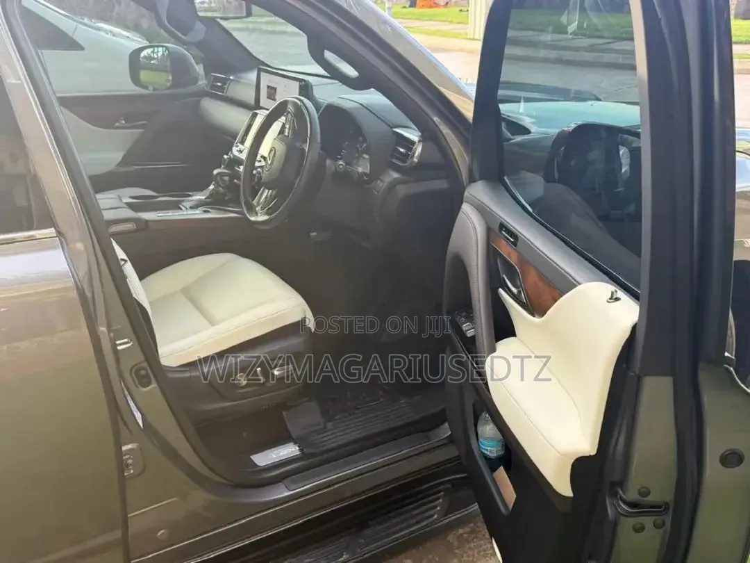 Lexus LX 600 2024 Gray