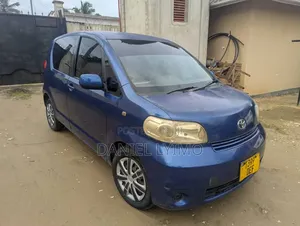 Toyota Porte 1.3 FWD 2004 Blue