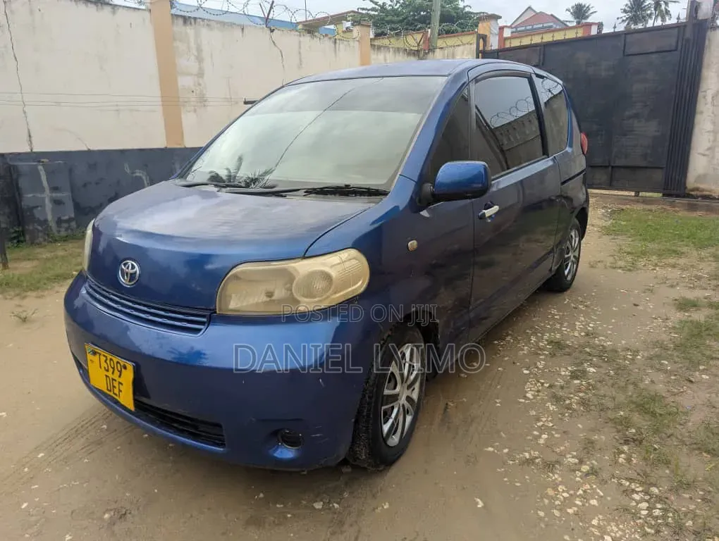 Toyota Porte 1.3 FWD 2004 Blue