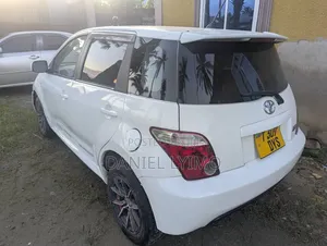 Toyota IST 2005 White