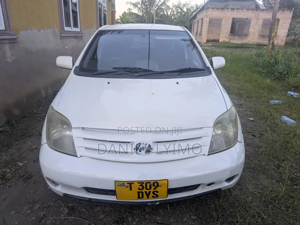 Toyota IST 2005 White