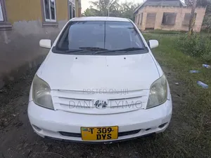 Toyota IST 2005 White