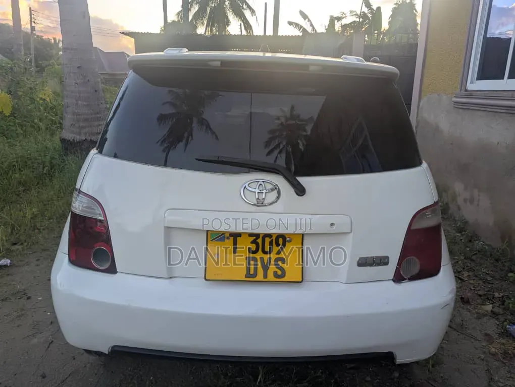 Toyota IST 2005 White