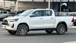 New Toyota Hilux 2025 Pearl
