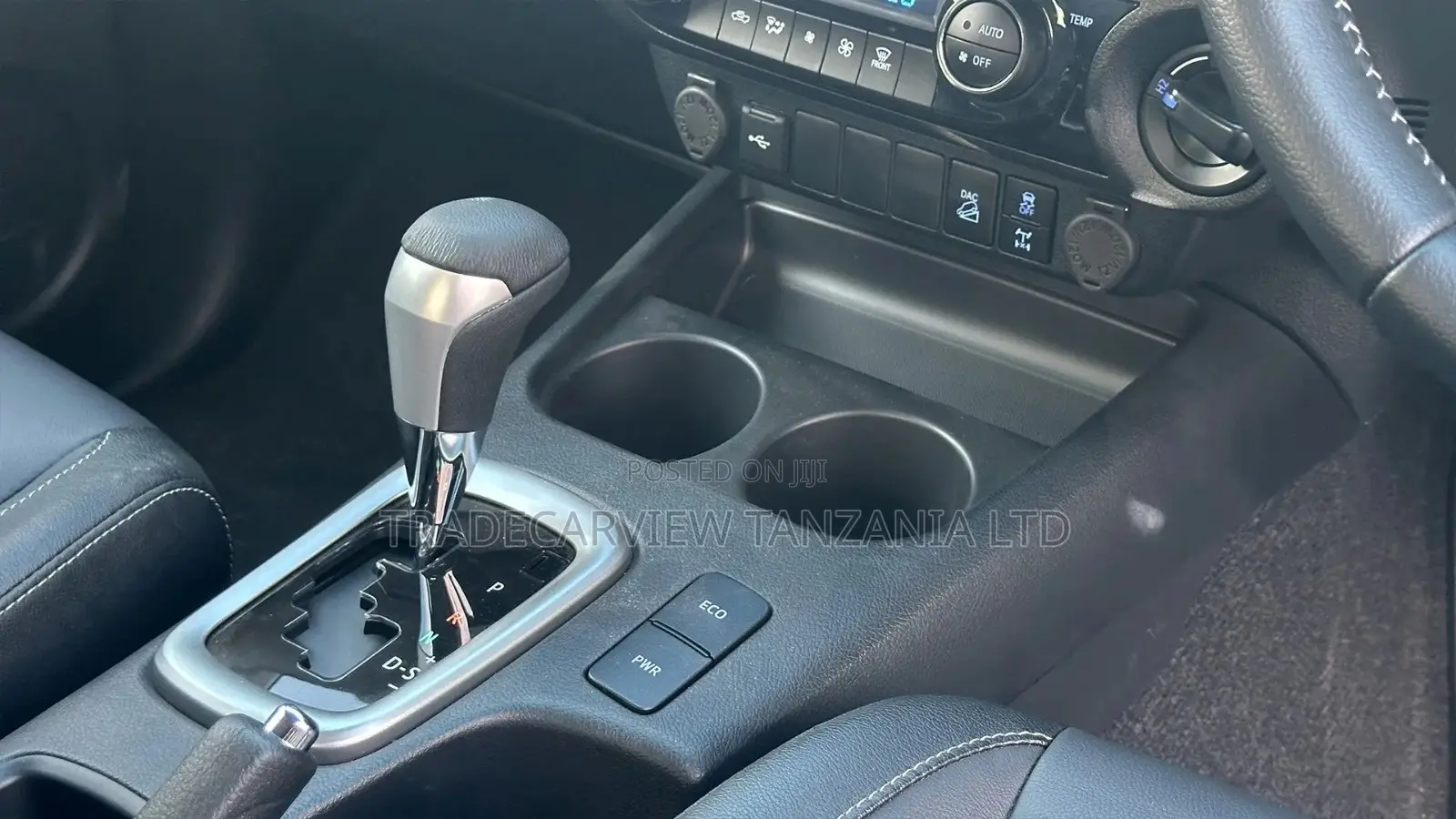 New Toyota Hilux 2025 Pearl