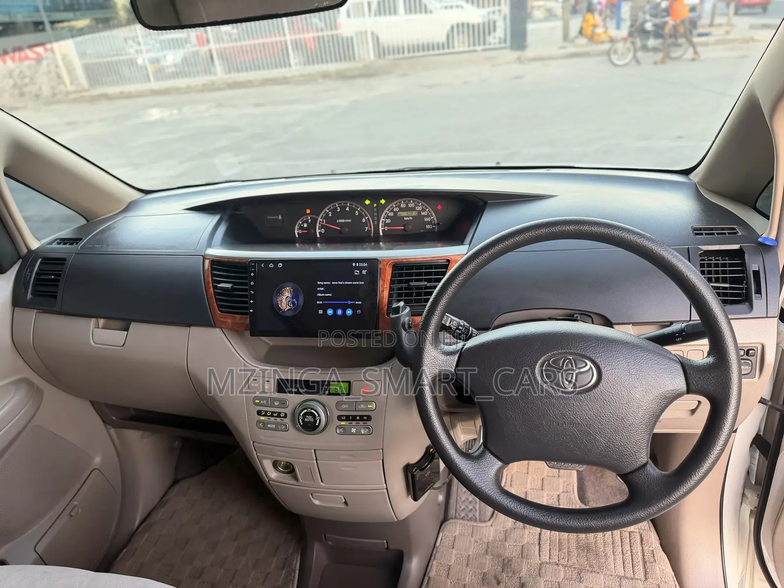 Toyota Noah 2005 White
