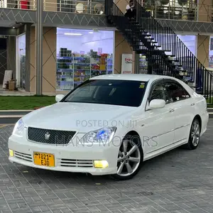Toyota Crown 2004 White