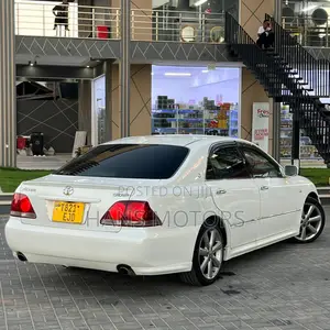 Toyota Crown 2004 White