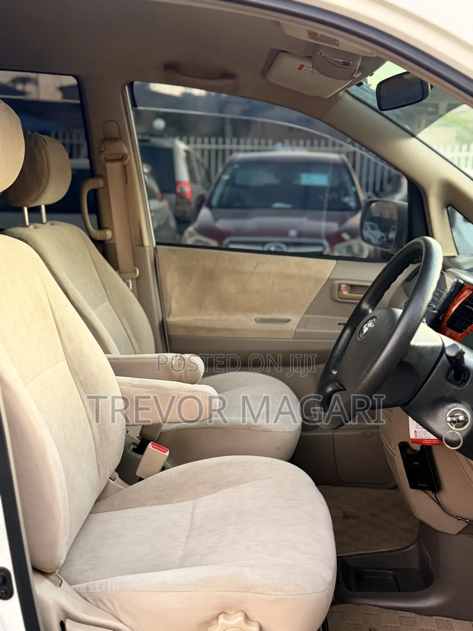 Toyota Noah 2005 White