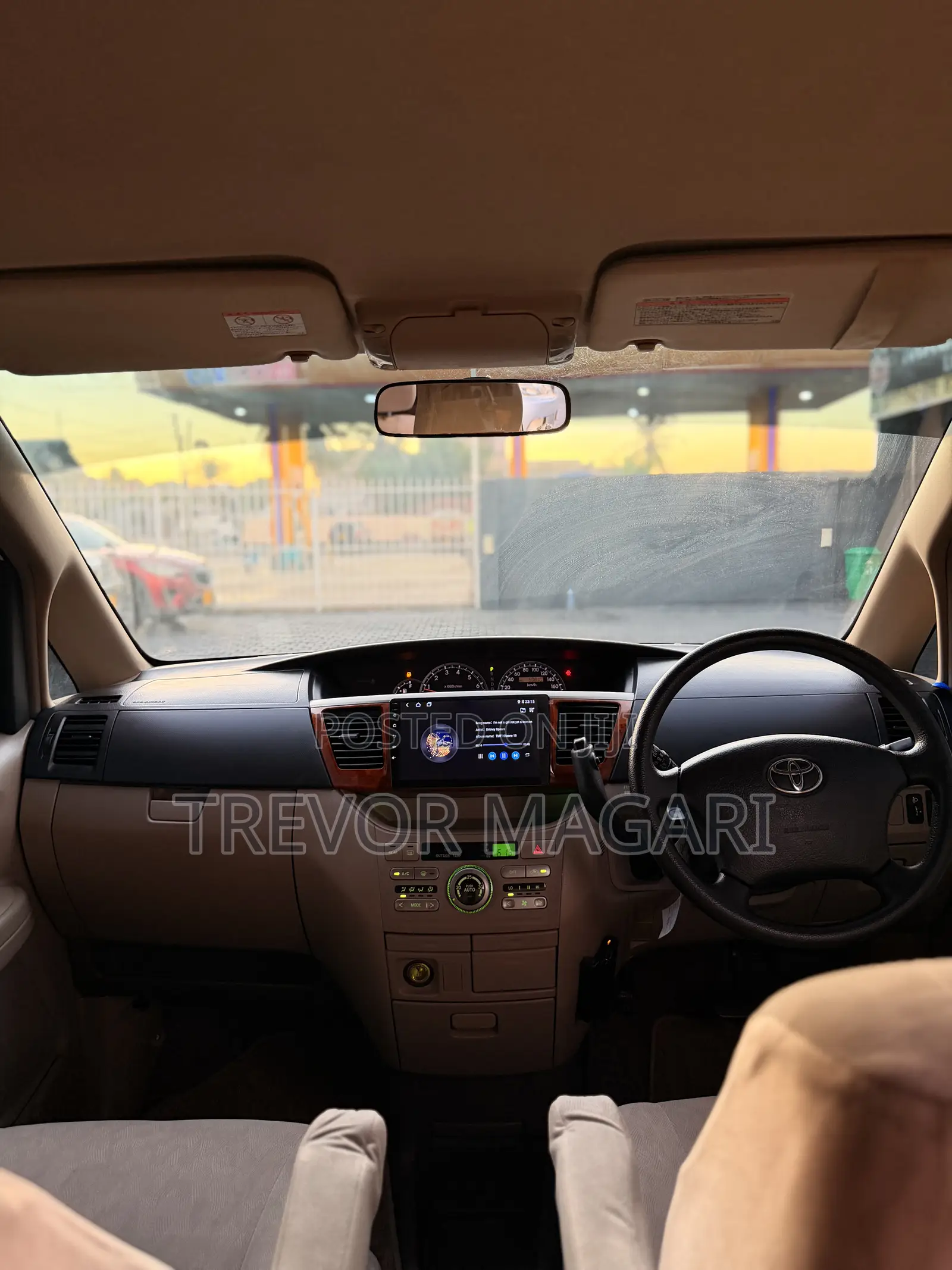 Toyota Noah 2005 White