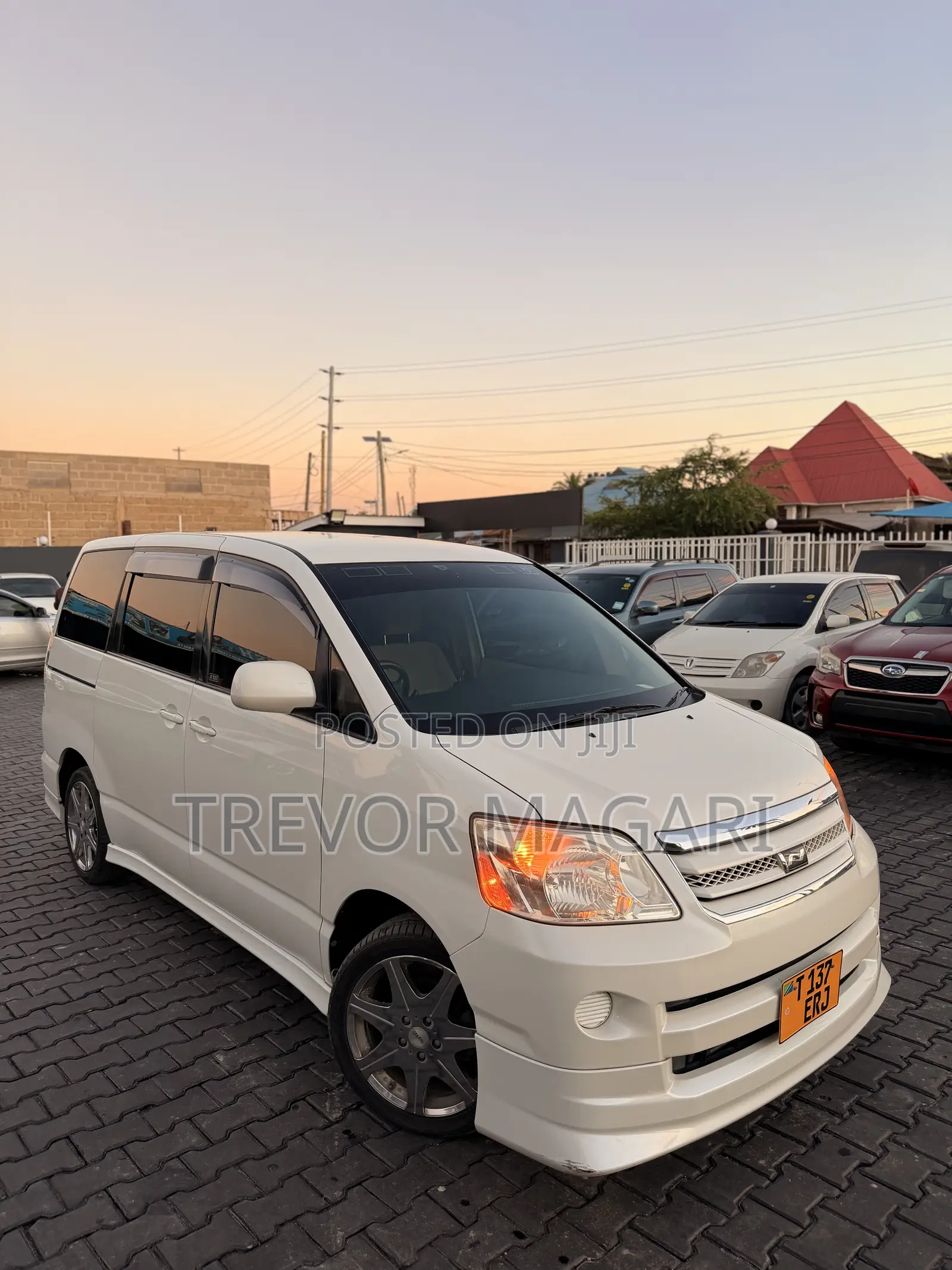 Toyota Noah 2005 White