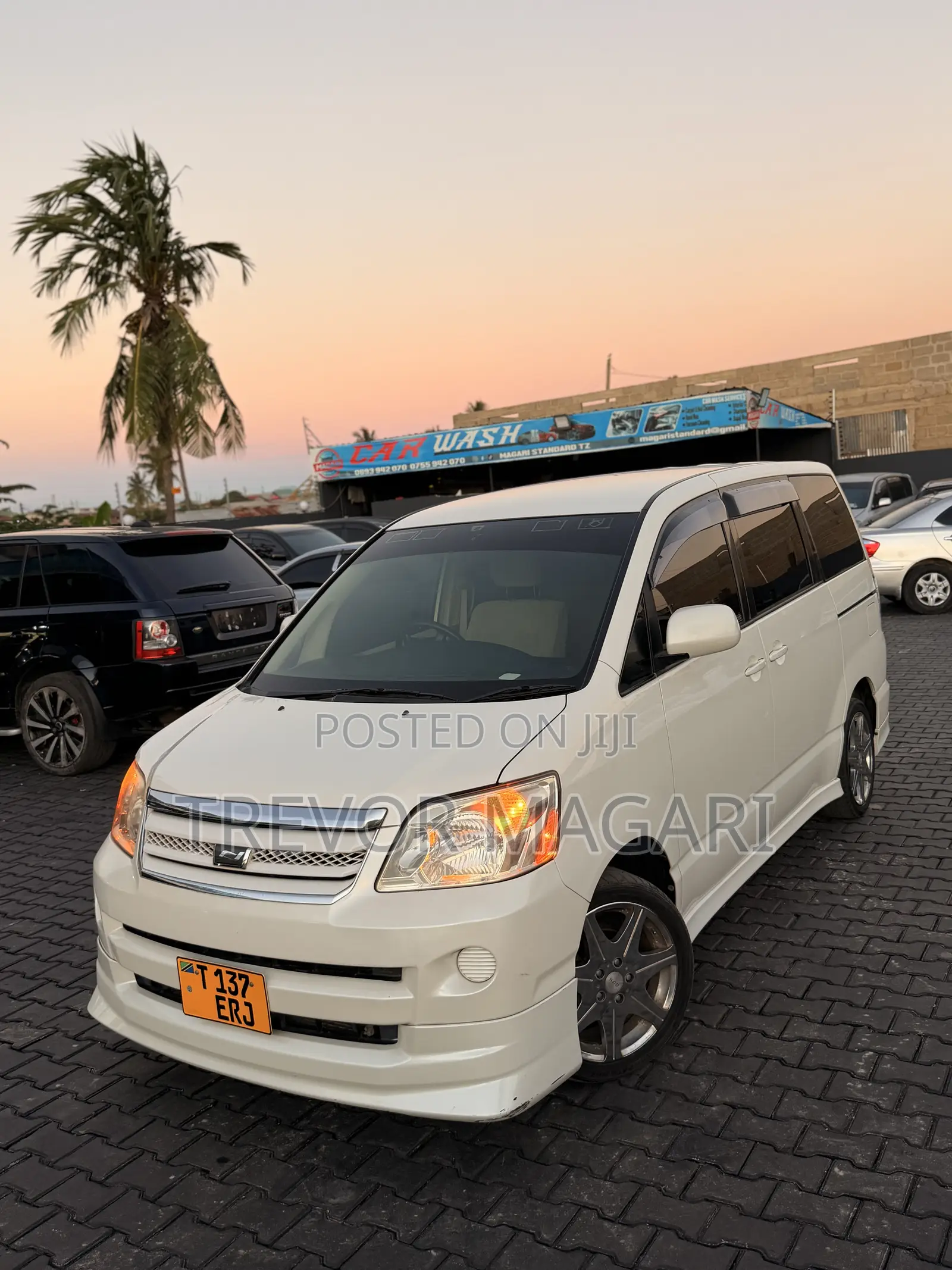 Toyota Noah 2005 White