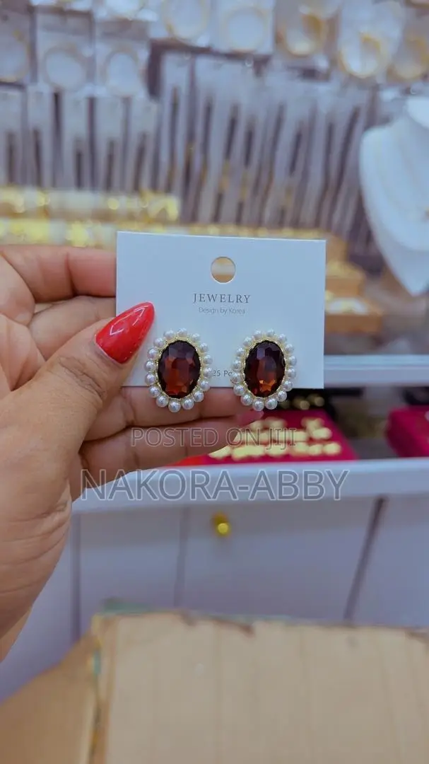 Earrings Broches