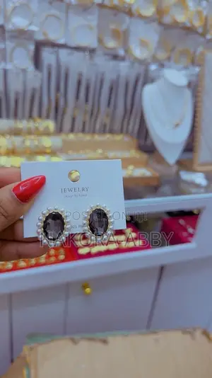 Earrings Broches