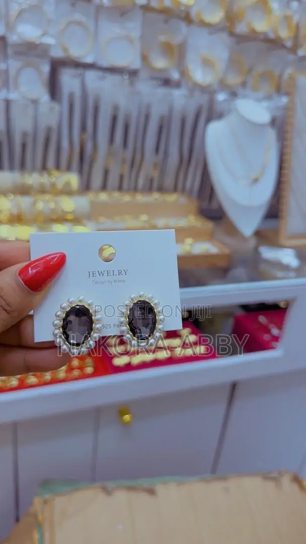 Earrings Broches