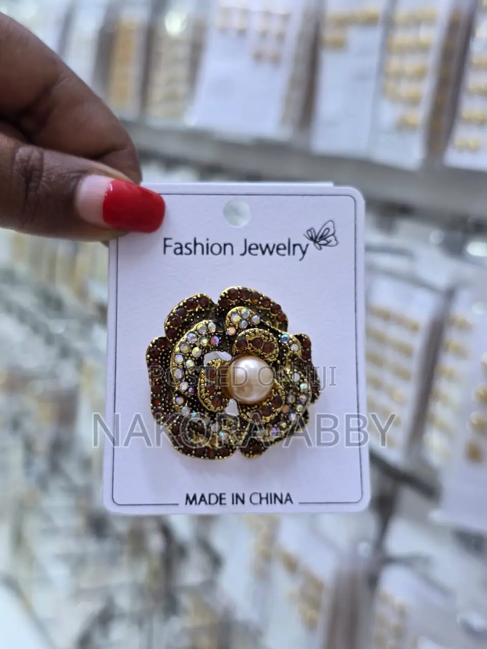 Earrings Broches