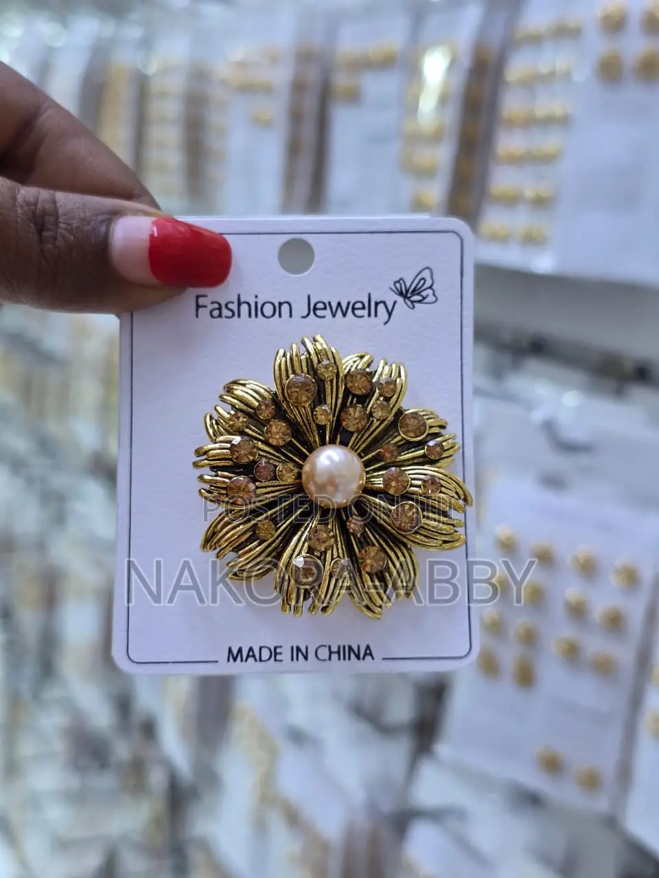 Earrings Broches