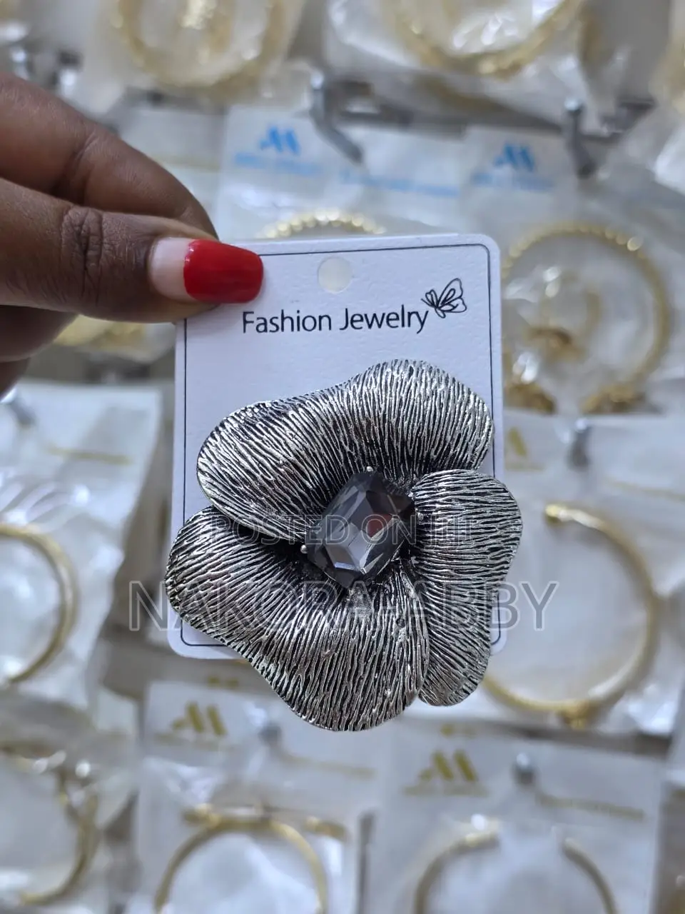 Earrings Broches