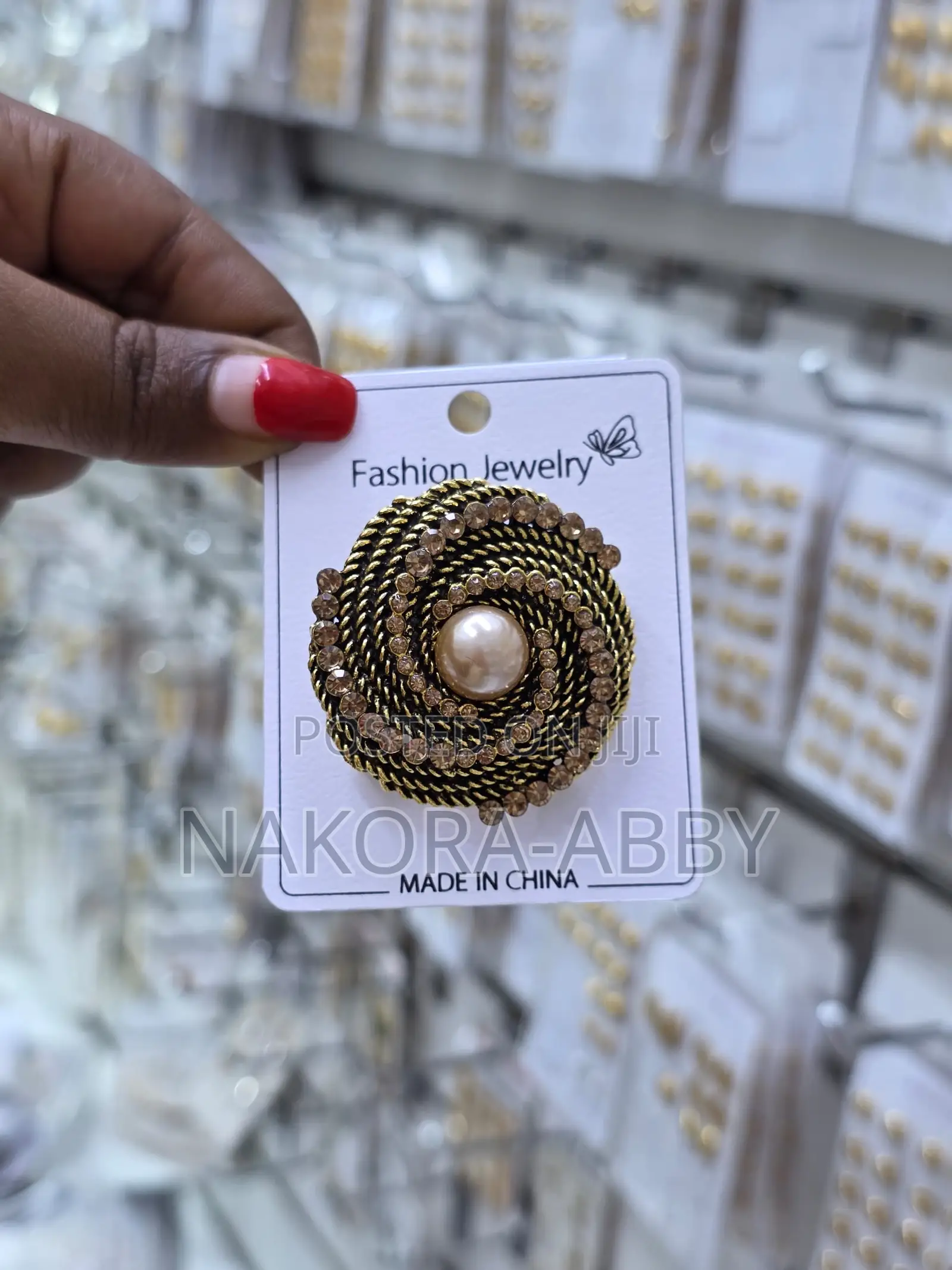 Earrings Broches