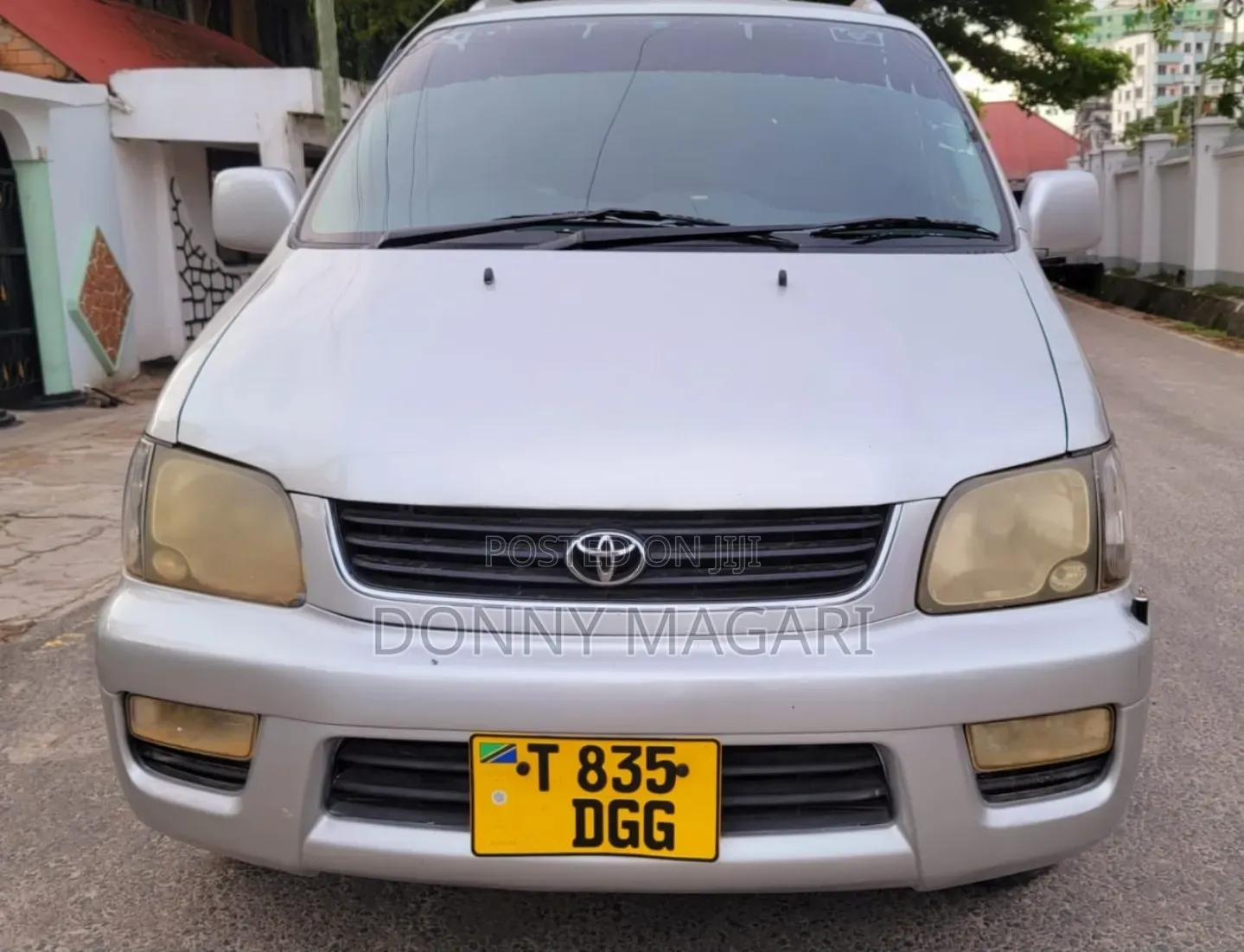 Toyota Noah 2002 Silver