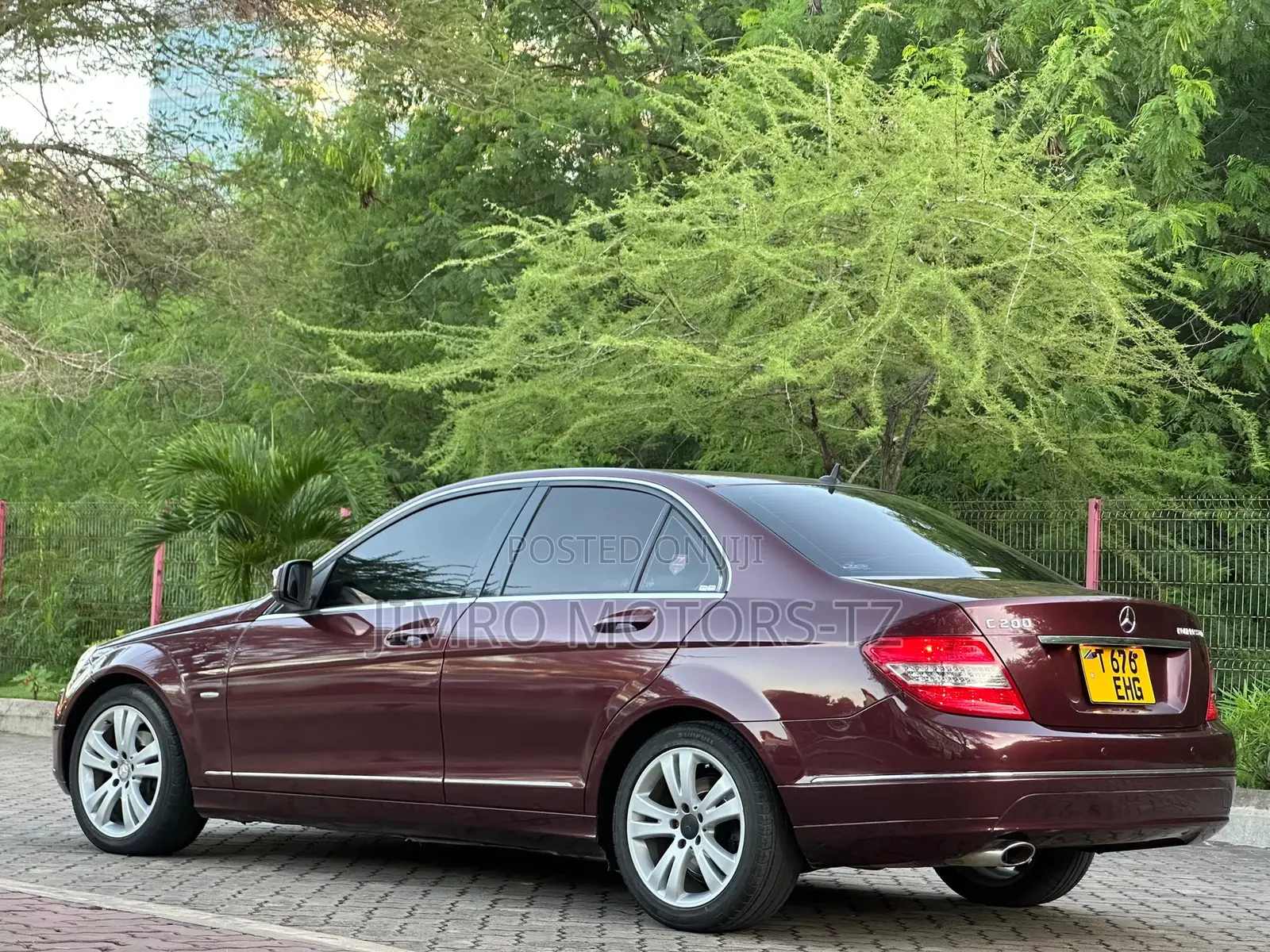 Mercedes-Benz C200 2008 Maroon