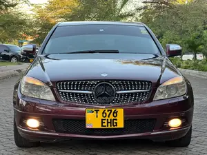 Mercedes-Benz C200 2008 Maroon