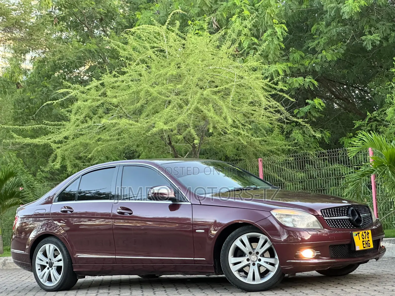 Mercedes-Benz C200 2008 Maroon