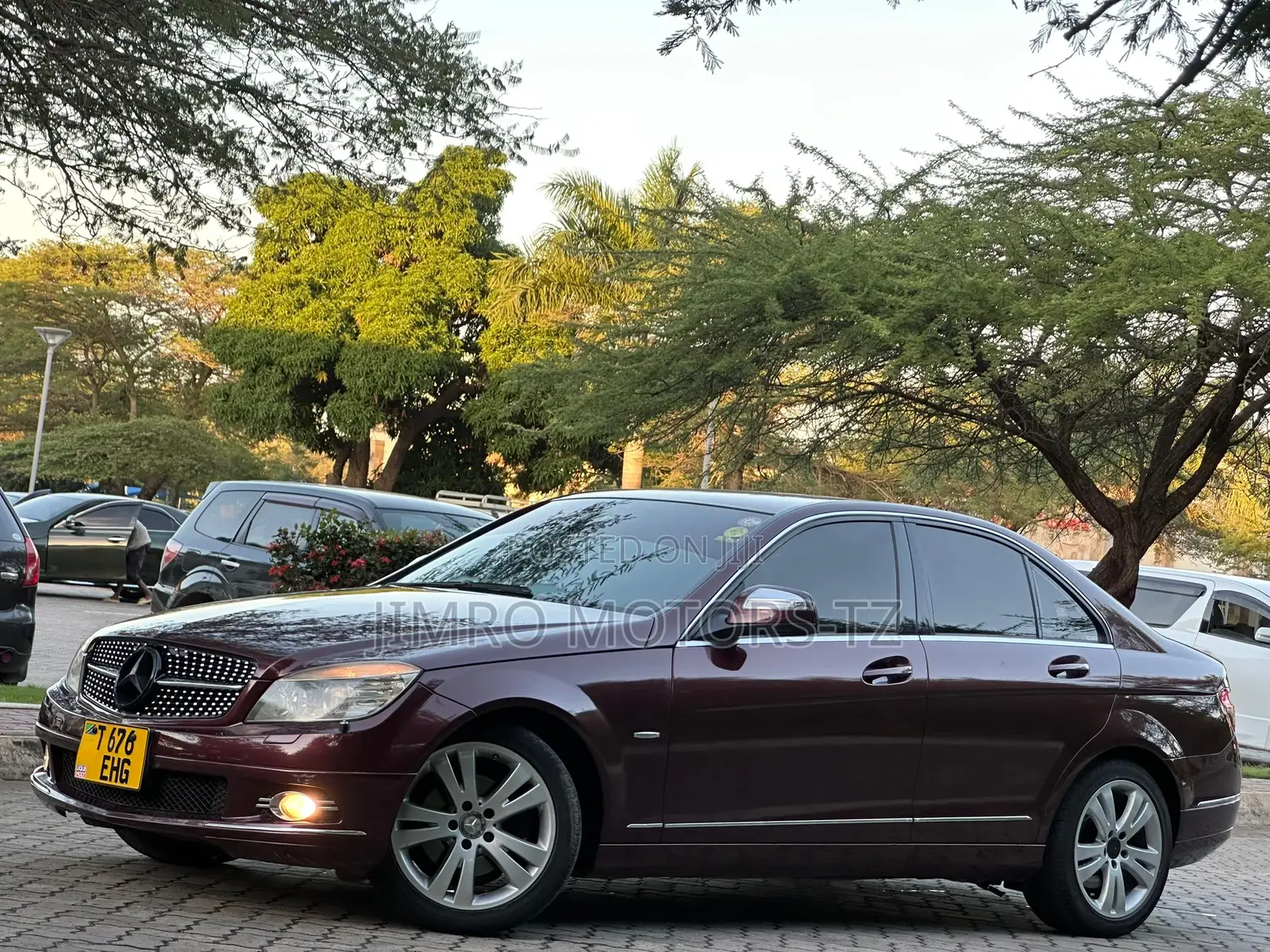 Mercedes-Benz C200 2008 Maroon