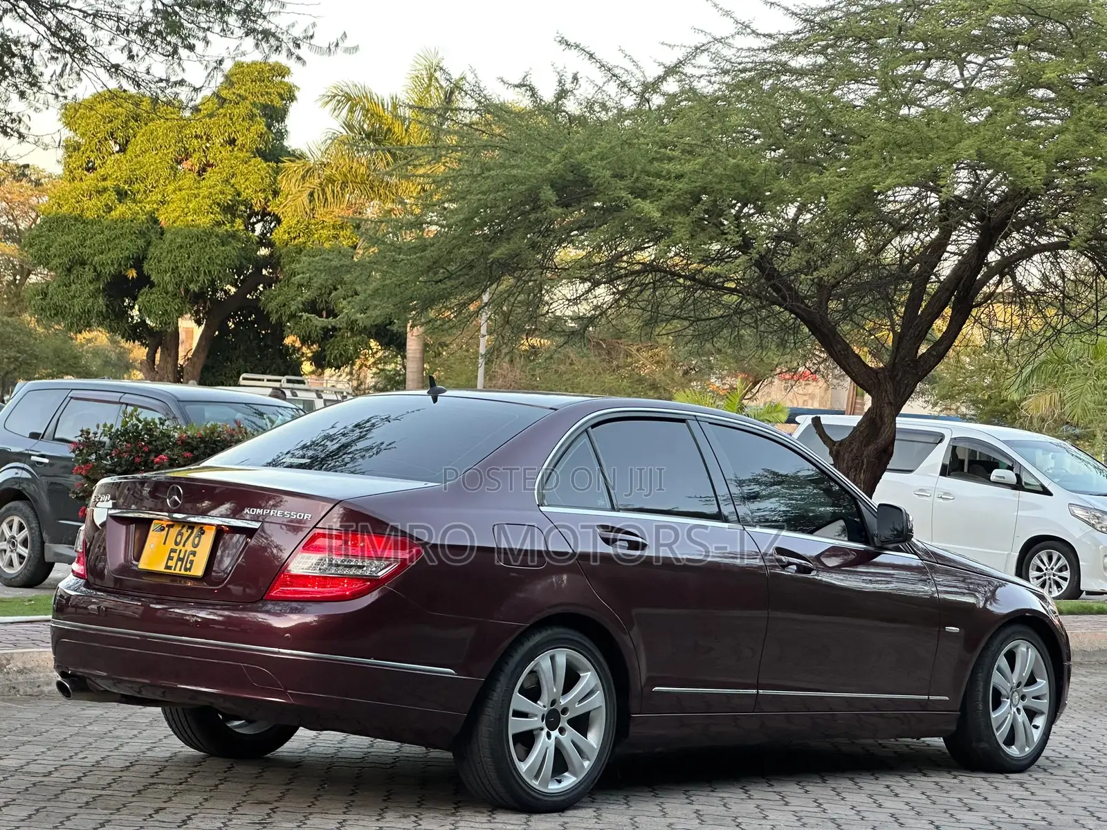Mercedes-Benz C200 2008 Maroon