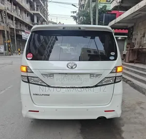 Toyota Alphard 2011 White