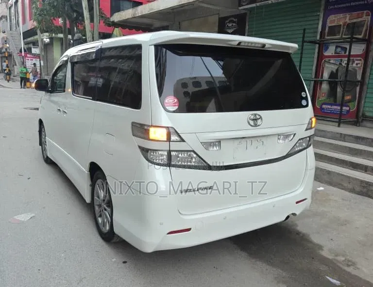 Toyota Alphard 2011 White