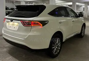 Toyota Harrier 2.0 2015 Pearl