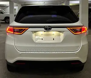 Toyota Harrier 2.0 2015 Pearl