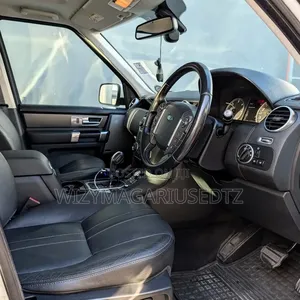 Land Rover Discovery 2013 Gold
