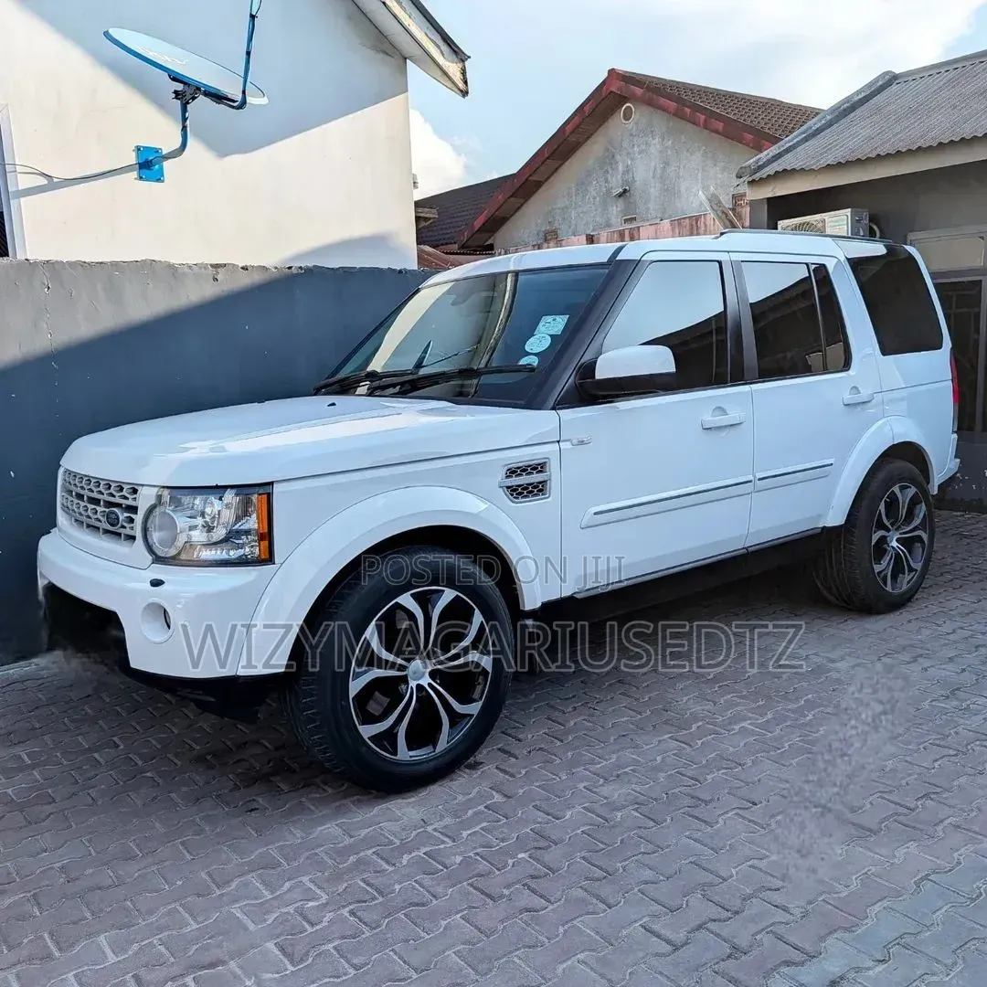 Land Rover Discovery 2013 Gold