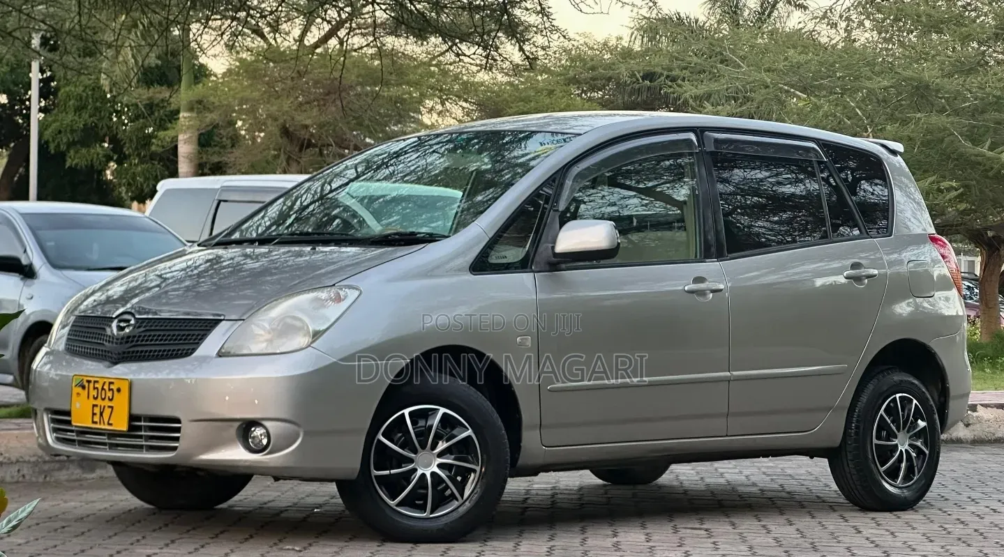 Toyota Corolla Spacio 2002 Silver