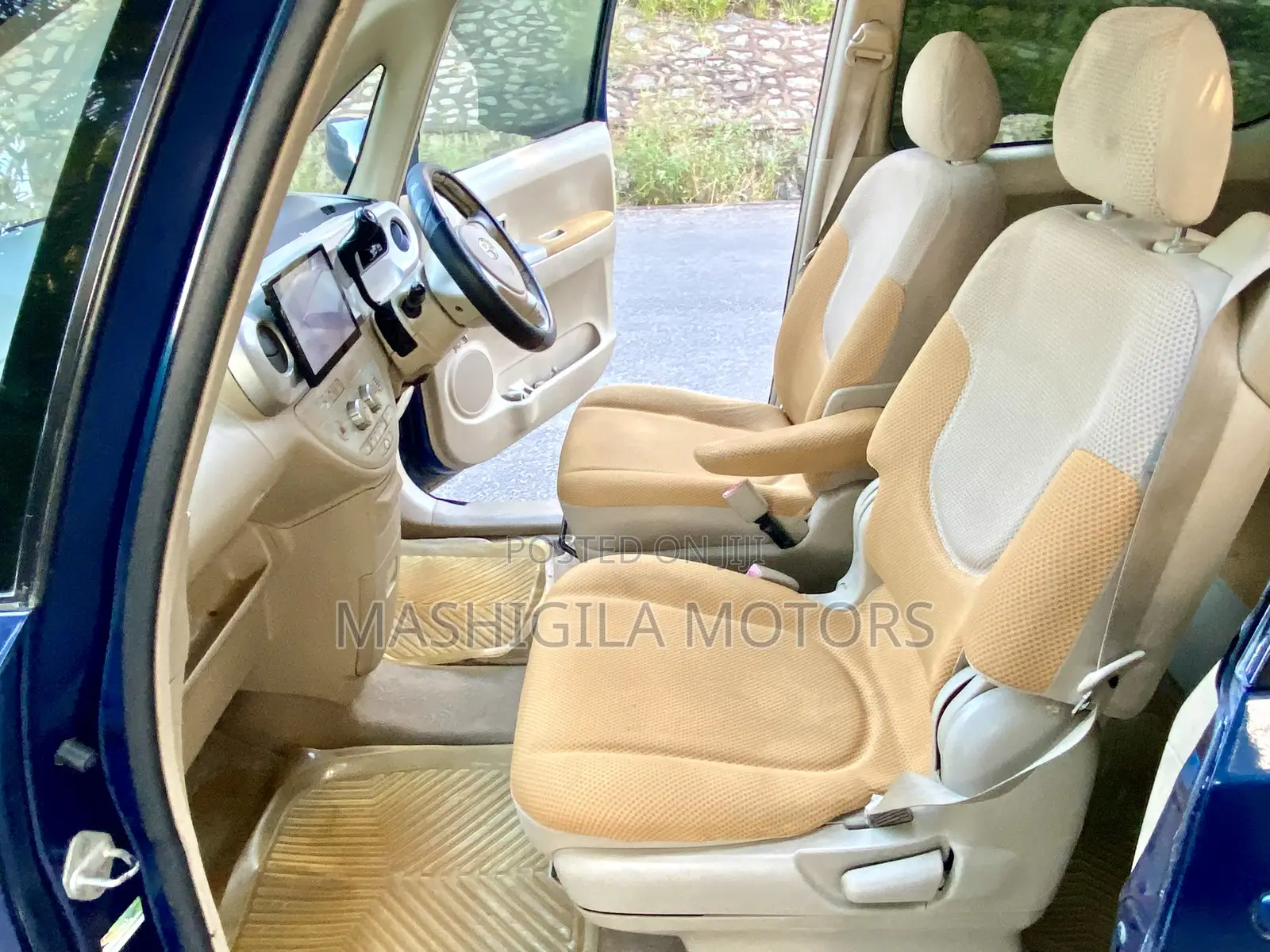 Toyota Porte 2004 Blue