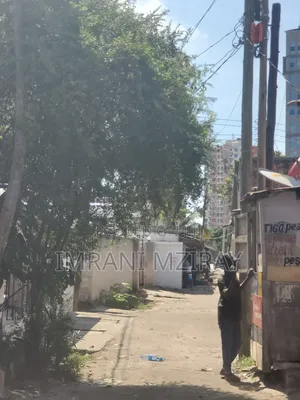 6bdrm Bungalow in Ada Estate for sale